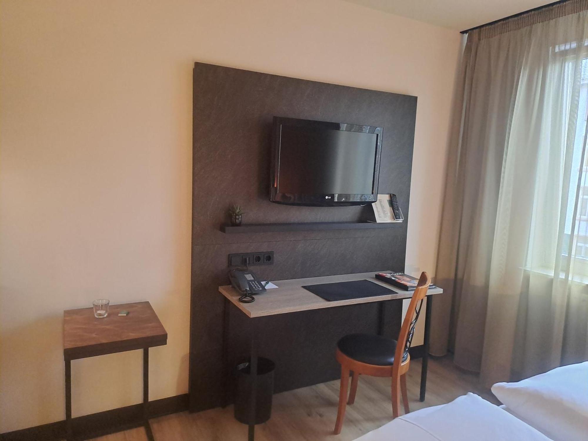 Doppelzimmer mit Gartenblick
