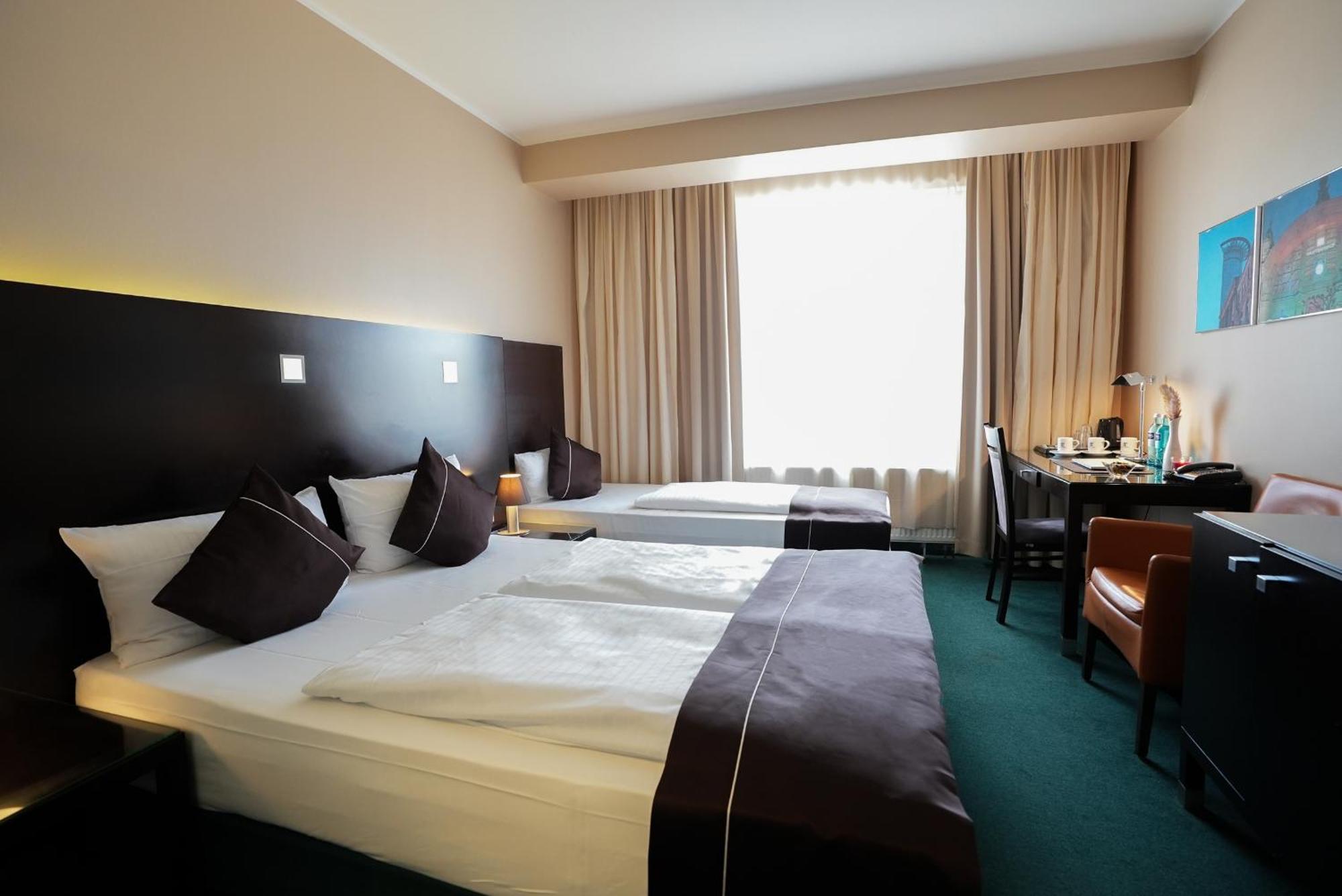Triple Room,1722907938:JPEG
