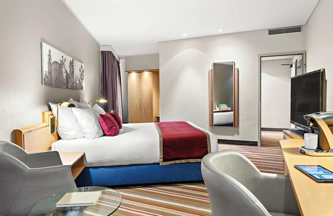 Leonardo Royal Hotel Frankfurt-1