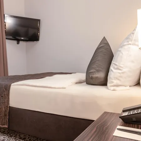 Ramada By Wyndham Frankfurt City Centre-3