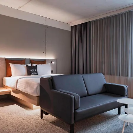 Moxy Frankfurt City Center-2