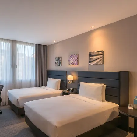 Hilton Garden Inn Frankfurt City Centre-3